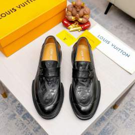 Picture of Louis Vuitton Shoes _SKULVsz38-44066813798